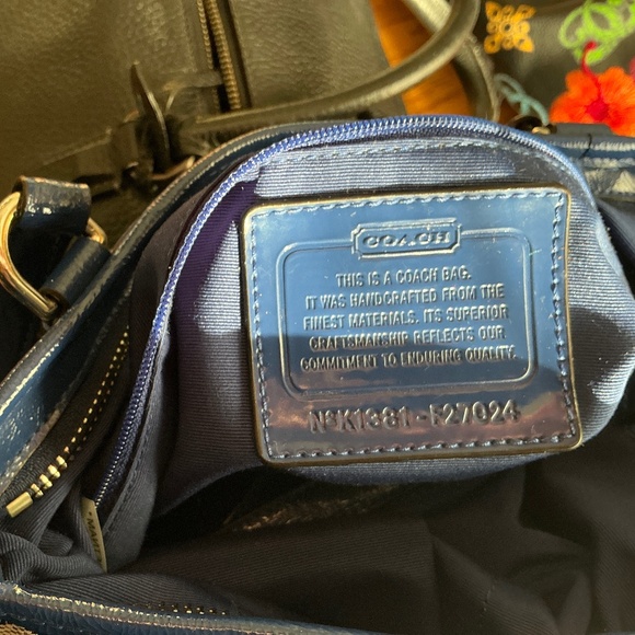 Coach Signature Stripe Handbag – Blue & Gray Canvas with Detachable Strap - Picture 6 of 8